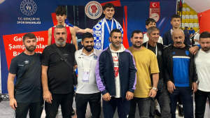 sakaryali boksorler madalya ile sehre donuyor