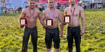 Pehlivanlar madalya kazandılar