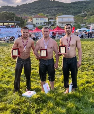 Pehlivanlar madalya kazandılar