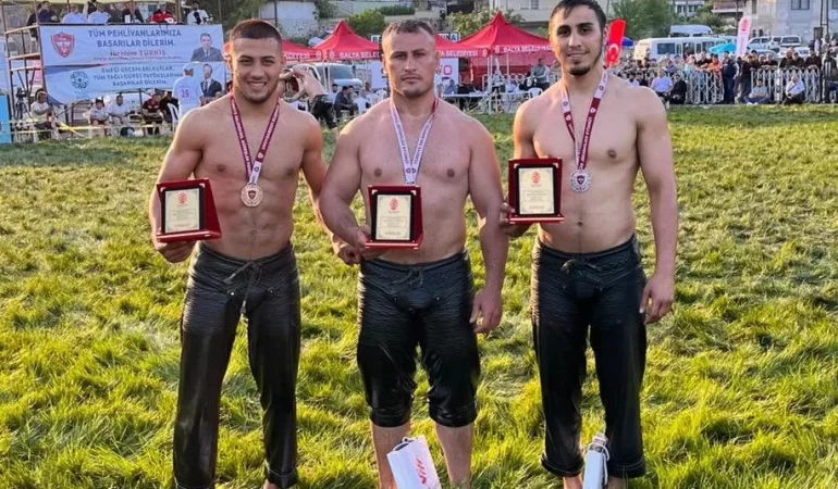 Pehlivanlar madalya kazandılar