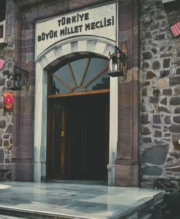 Sakarya Belediye Meclisi'nin 2026 Kararları Özeti 4 Sakarya-Belediye-Meclisi8217nin-2026-Kararlari-Ozeti-featured
