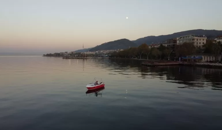 Sapanca-Golu8217ndeki-Cekilme-Vatandaslari-Hayrete-Dusurdu-featured