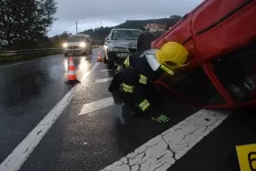 Sapanca'da Trafik Kazası: 1'i Ağır 2 Kişi Yaralandı 5 Sapanca8217da-Trafik-Kazasi-18217i-Agir-2-Kisi-Yaralandi-featured