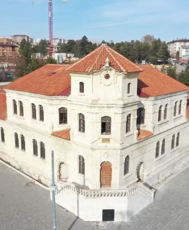 AFA-Kultur-Merkezi-yeniden-doguyor-Is-makineleri-sahada-featured