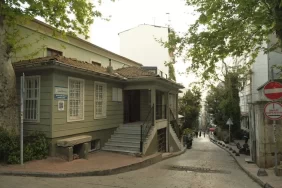 Beyoğlu'nda İtalyan profesör evinde cansız bulundu 7 Beyoglu8217nda-Italyan-profesor-evinde-cansiz-bulundu-featured
