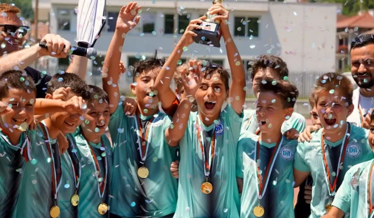 Buyuksehirin-Ev-Sahipliginde-Turkiye-ve-Bulgaristandan-Cocuklar-Sporla-Bulustu-featured