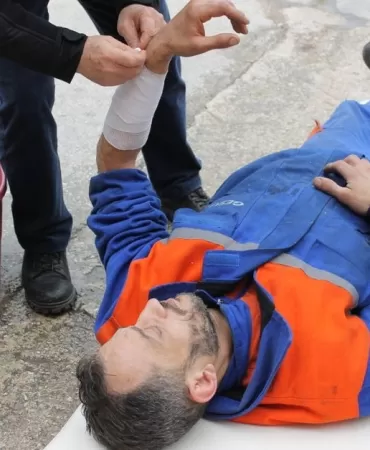 Ferizli'de Patpat Devrilmesi: 3 Yaralı 5 Ferizli8217de-Patpat-Devrilmesi-3-Yarali-featured