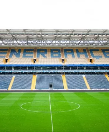 Lukaku-resmen-Fenerbahce8217de-Belcikali-yildiz-imzayi-atti-featured