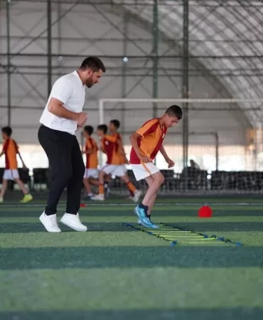 Metehan-Basar-Spor-Salonu8217nda-antrenorluk-kursu-tamamlandi-featured