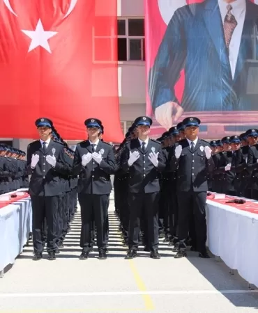 Şevki Akdemir’e Son Veda: Emekli Baş Polis’un Cenazesi Sakarya’da 7 Sevki-Akdemire-Son-Veda-Emekli-Bas-Polisun-Cenazesi-Sakaryada-featured