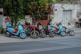 Uzun-Carsi8217da-yaya-yolu-motosiklet-parkina-donustu-featured