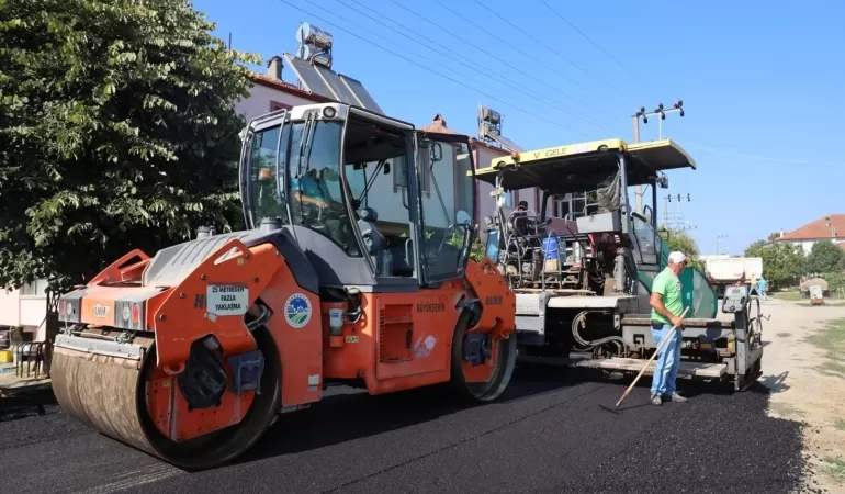 Sakarya Büyükşehir’den Ferizli Ağacık Yolu’na Sıcak Asfalt Yenilemesi