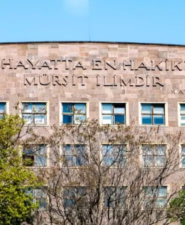 Arifiye-Ataturk-Caddesi8217nde-dev-yenileme-hamlesi-suruyor-featured