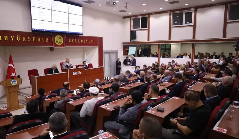 Sakarya Büyükşehir Meclisinden Tarihi Karar: 153 Kırmızı Dolmuş Taksiye Dönüşüyor!